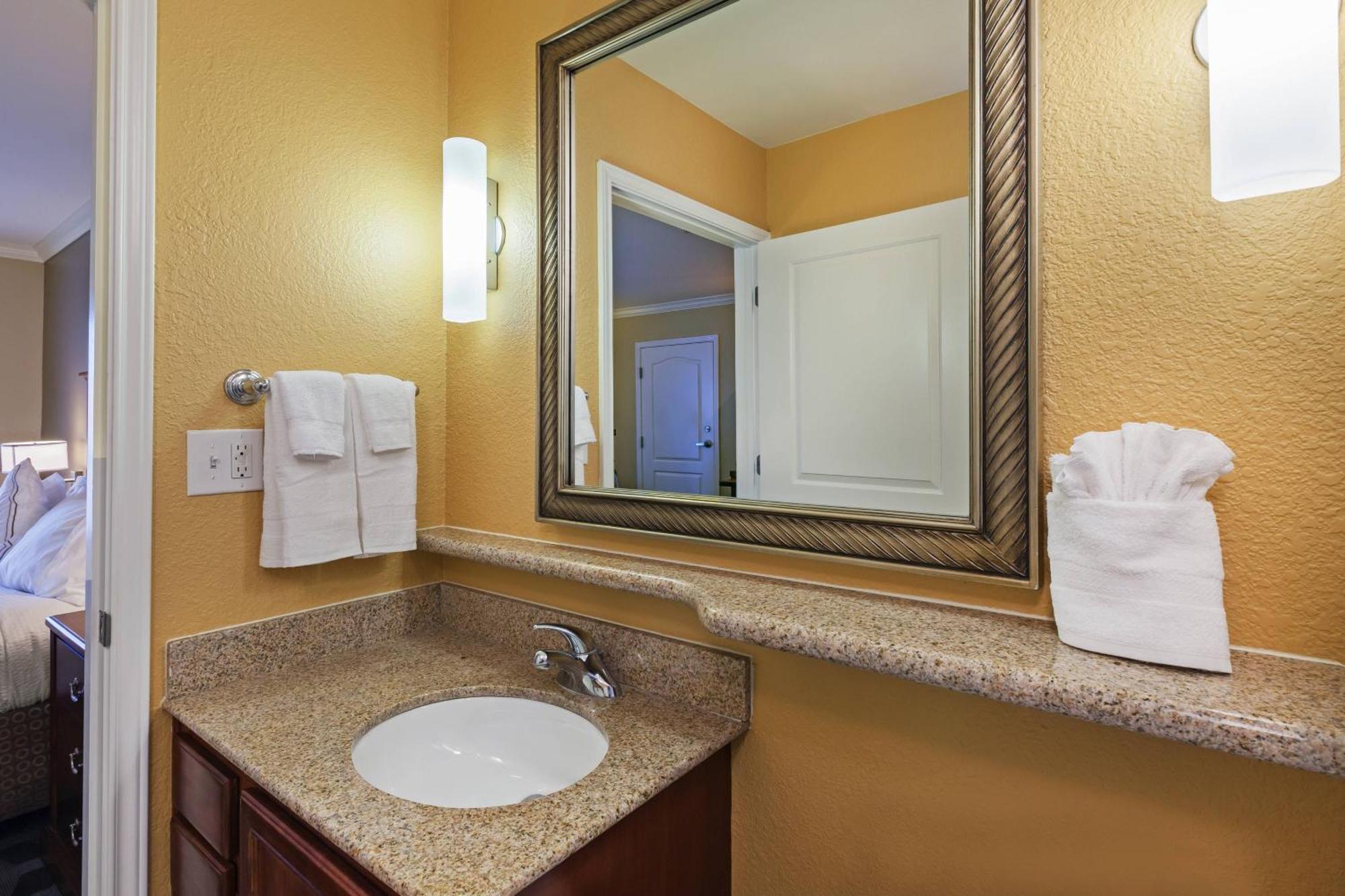 Towneplace Suites By Marriott Odessa Luaran gambar